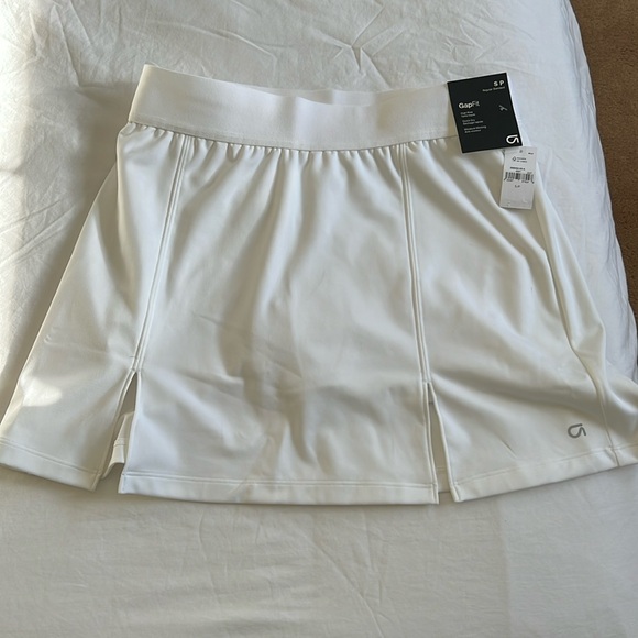 Gap Exercise Skort - Picture 1 of 8